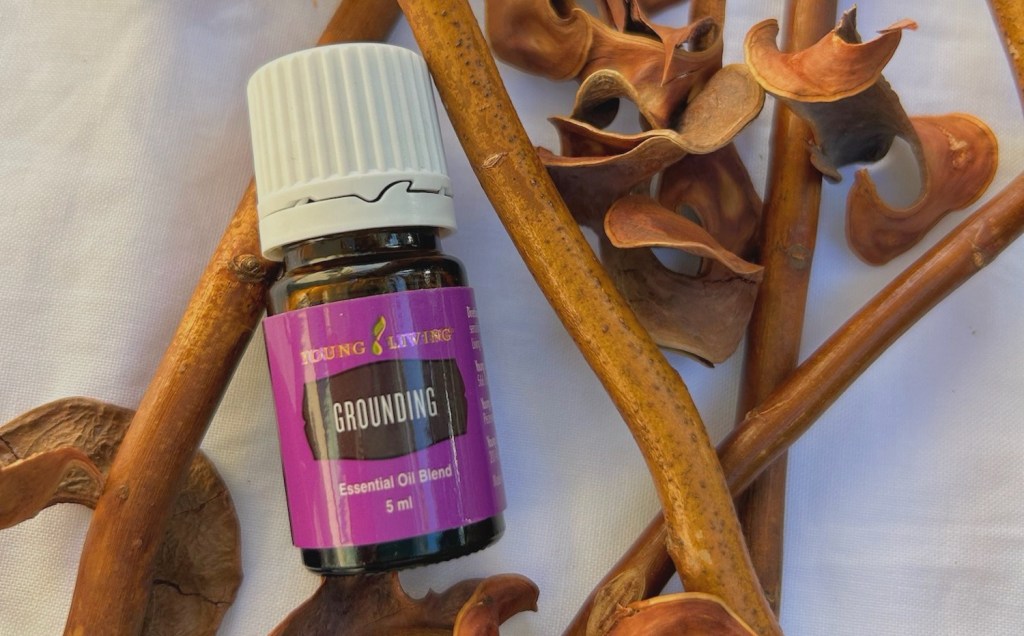 Mi experiencia con los Aceites Esenciales Capítulo 5: La Magia del Grounding – Conéctate con la Tierra y Encuentra Calma Interior&nbsp;🌍✨